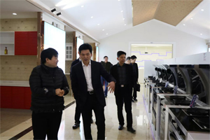 嵊州市長嚴鋼蒞臨指導(dǎo)，帥豐謹記叮囑，2019繼續(xù)領(lǐng)航嵊州廚電行業(yè)發(fā)展！