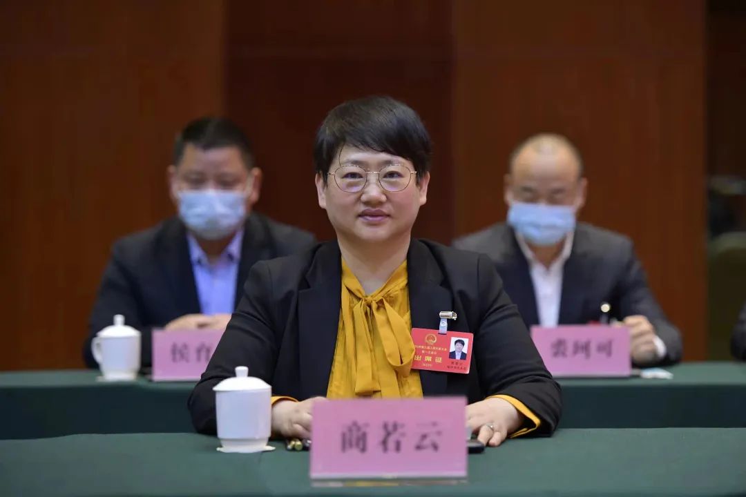 打響“智造強市”品牌│帥豐商若云董事長在會議上強調企業(yè)發(fā)展重任 打響“智造強市”品牌│帥豐商若云董事長在會議上強調企業(yè)發(fā)展重任