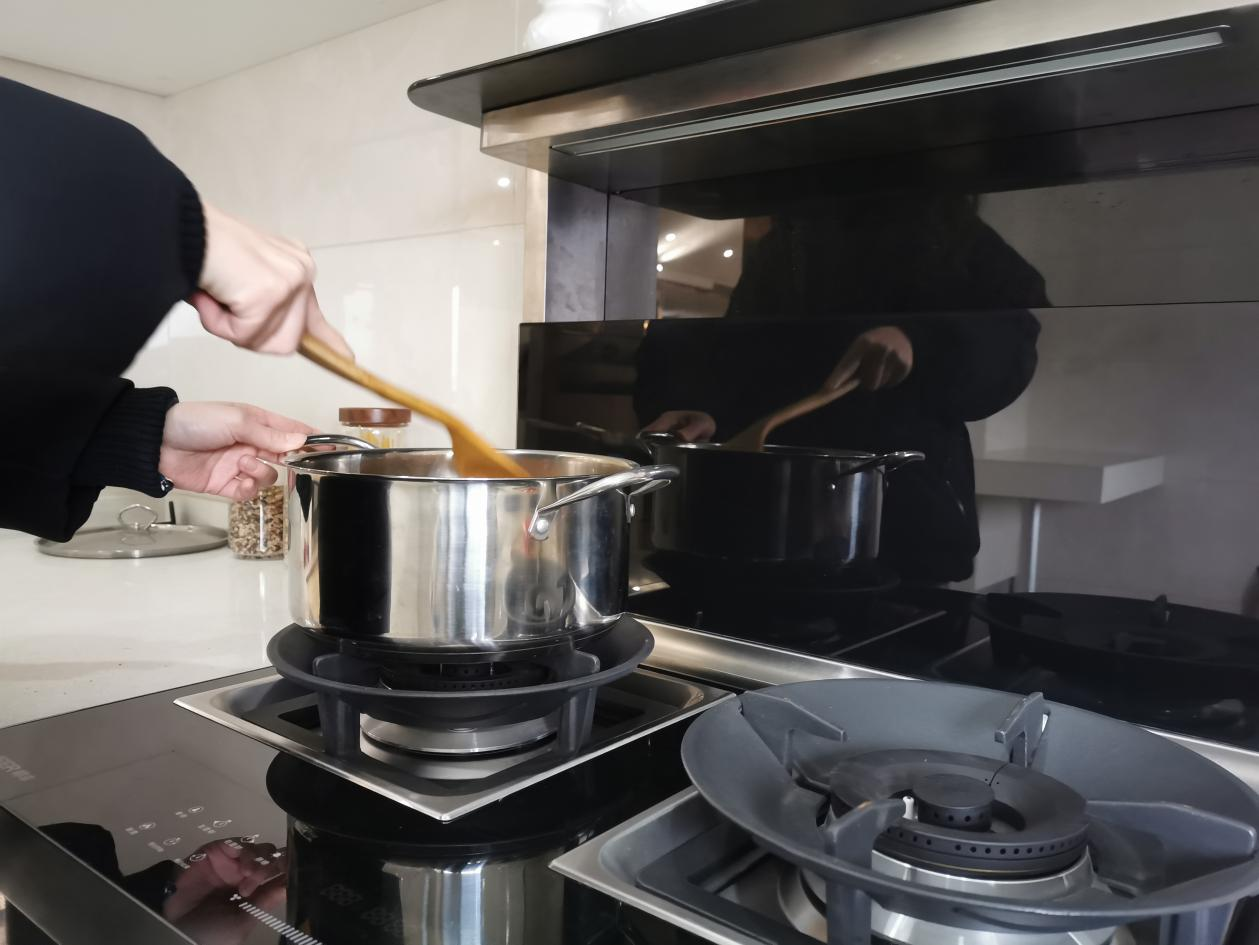 小廚房裝修無煩惱，集成灶10大品牌超小機身排憂解難