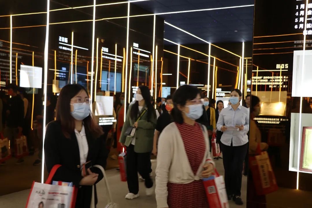 集成十大品牌帥豐電器聯(lián)合建設(shè)銀行開展建行家裝節(jié)活動(dòng)