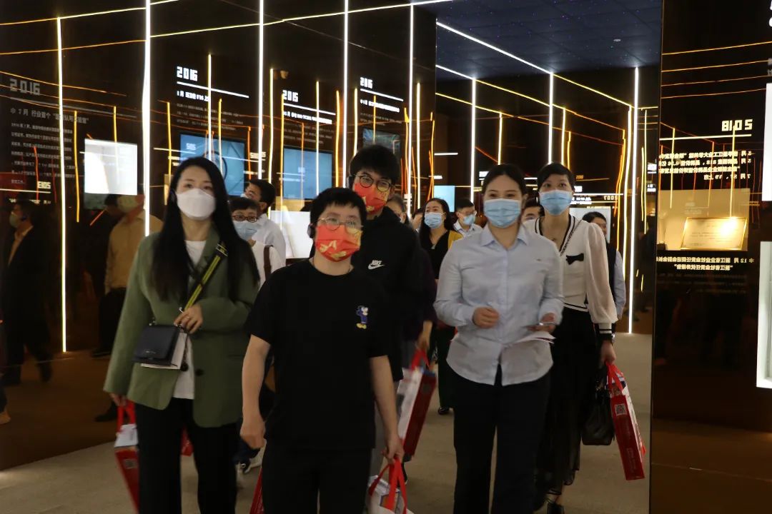 集成十大品牌帥豐電器聯(lián)合建設(shè)銀行開展建行家裝節(jié)活動(dòng)