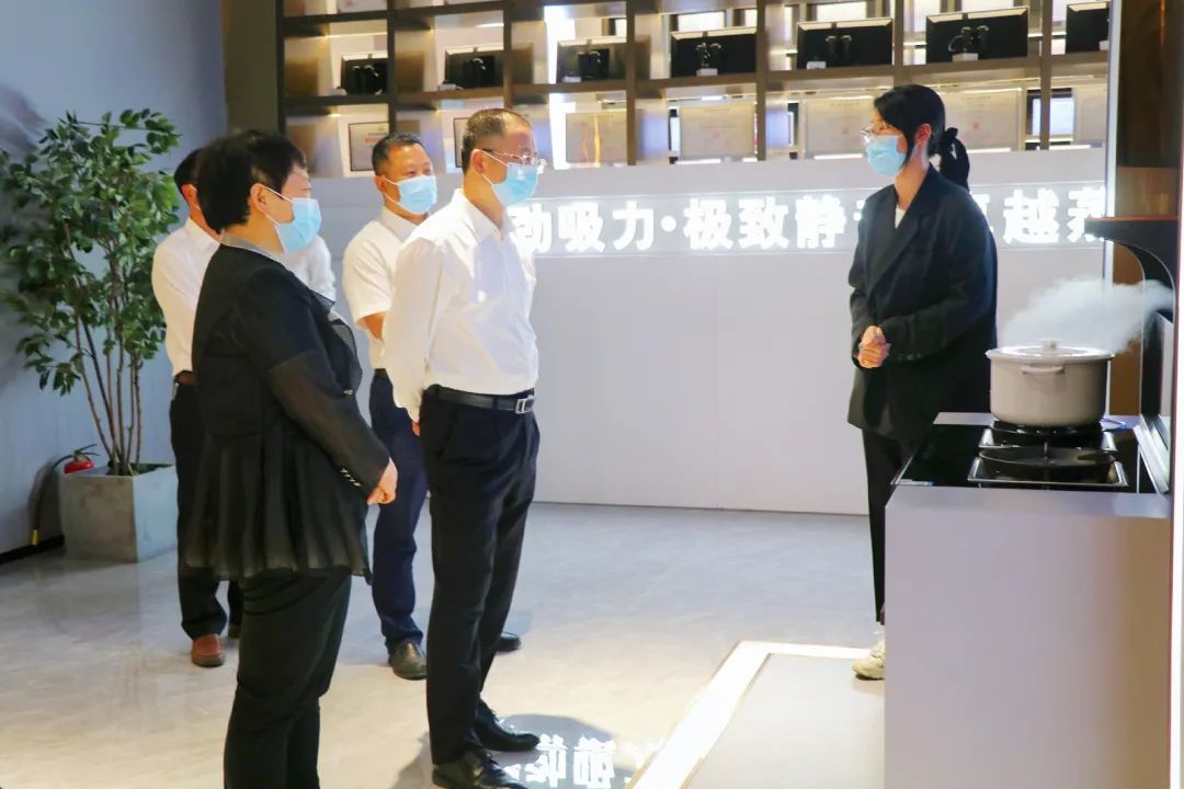 浙江高院等領(lǐng)導(dǎo)走進(jìn)帥豐集成灶，助力企業(yè)蓬勃發(fā)展