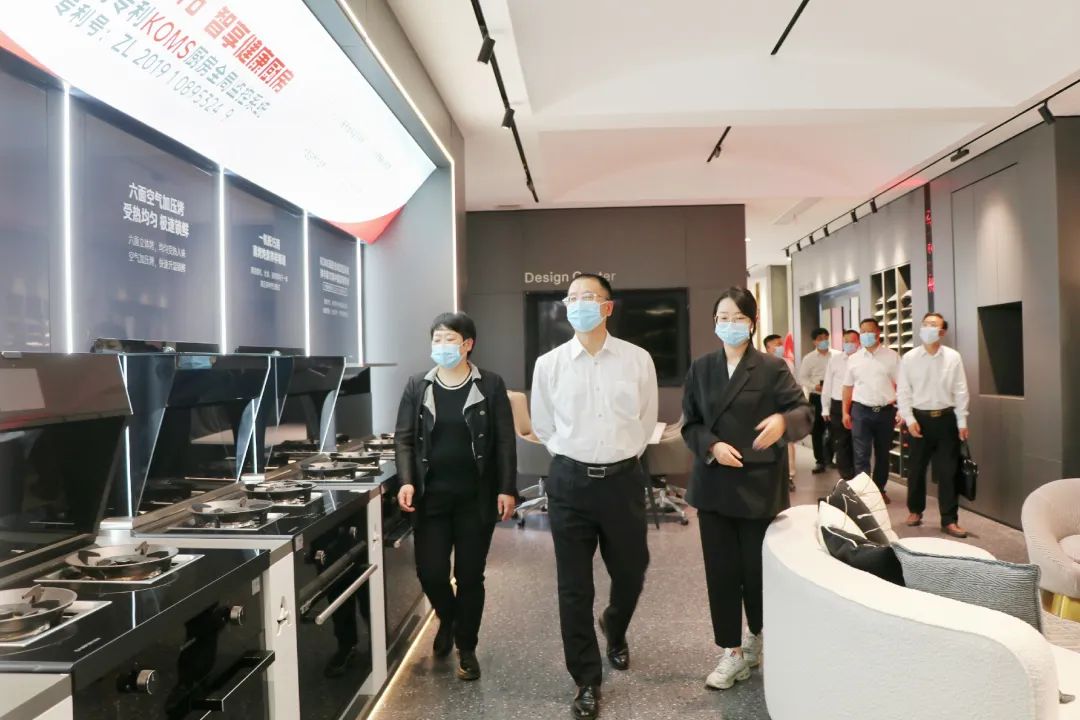 浙江高院等領(lǐng)導(dǎo)走進(jìn)帥豐集成灶，助力企業(yè)蓬勃發(fā)展