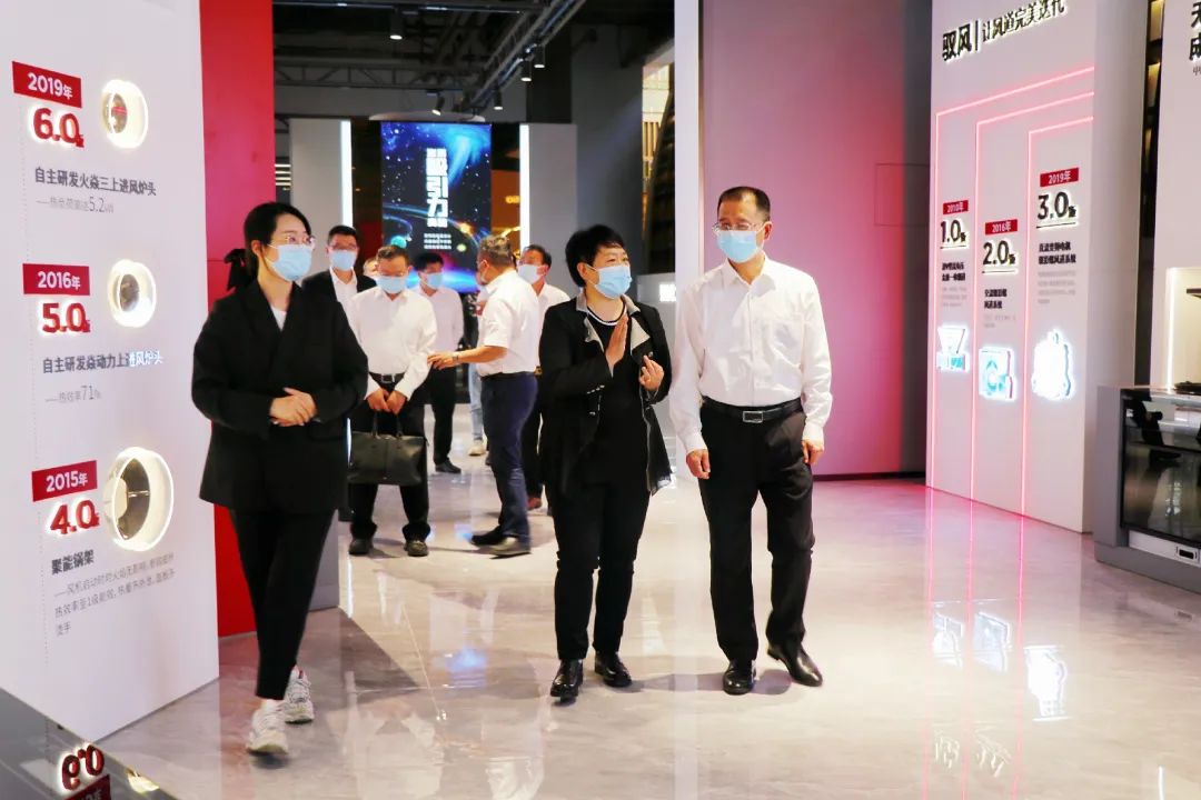 浙江高院等領(lǐng)導(dǎo)走進(jìn)帥豐集成灶，助力企業(yè)蓬勃發(fā)展