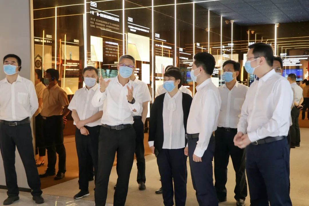 快訊|湖北省竹溪縣黨政代表團(tuán)一行蒞臨帥豐電器參觀調(diào)研