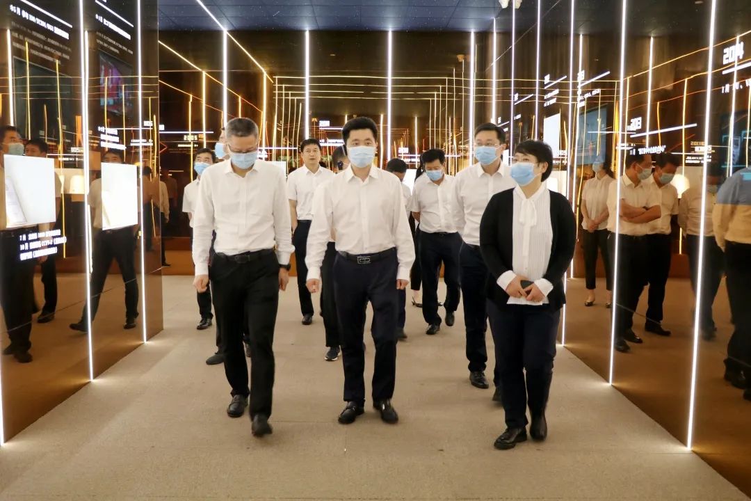 快訊|湖北省竹溪縣黨政代表團一行蒞臨帥豐電器參觀調(diào)研