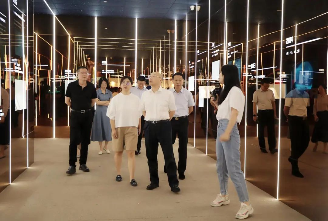 浙江省政協(xié)領導蒞臨帥豐集成灶“節(jié)能智慧工廠”參觀調(diào)研 浙江省政協(xié)領導蒞臨帥豐集成灶“節(jié)能智慧工廠”參觀調(diào)研