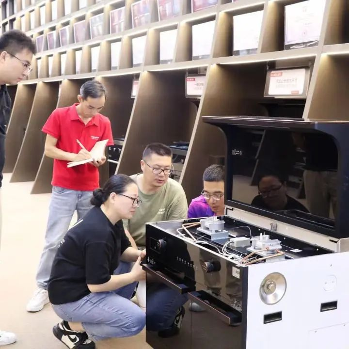 浙江省燃?xì)饩邊f(xié)會(huì)秘書長(zhǎng)一行到訪集成灶品牌帥豐電器參觀調(diào)研