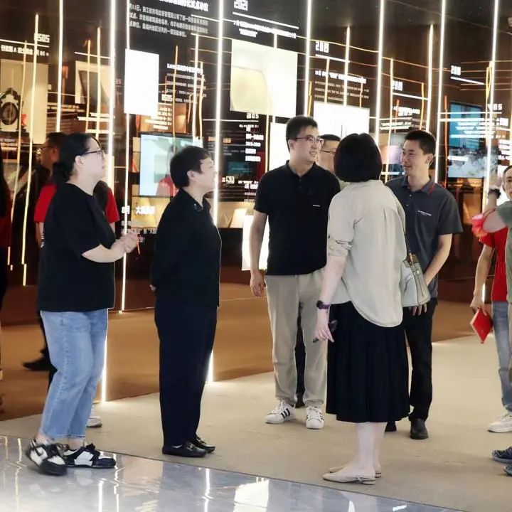 浙江省燃?xì)饩邊f(xié)會(huì)秘書長(zhǎng)一行到訪集成灶品牌帥豐電器參觀調(diào)研