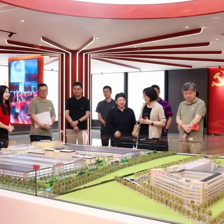 浙江省燃?xì)饩邊f(xié)會(huì)秘書長(zhǎng)一行到訪集成灶品牌帥豐電器參觀調(diào)研