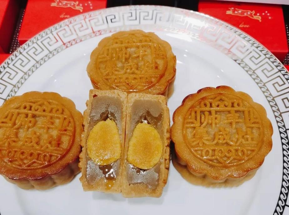 帥豐集成灶風(fēng)火輪蒸烤箱烤制的花式月餅，盡享中秋團(tuán)圓味！