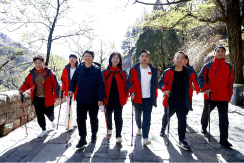 登頂泰山，勇攀巔峰，和集成灶品牌帥豐共赴王者之路！