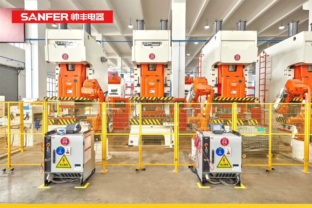 萬臺的倉儲空間來得及發(fā)貨嗎？別急！帥豐有AGV智能搬運車