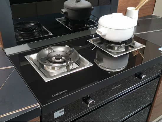 舊廚改造，哪個(gè)品牌的集成灶好？