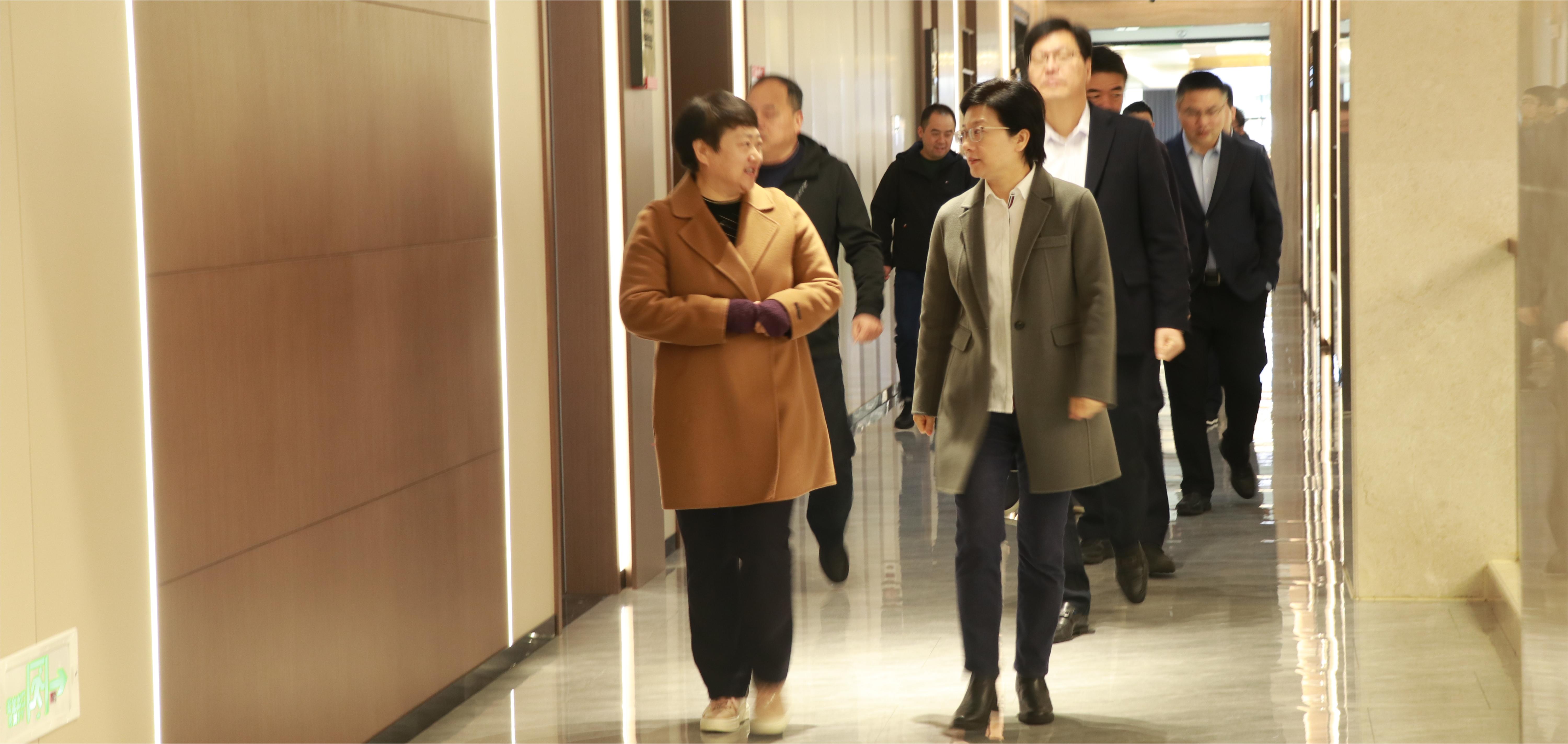 快訊 | 嵊州市委副書記、市長潘超英，副市長郭偉鋒一行蒞臨帥豐電器參觀調研