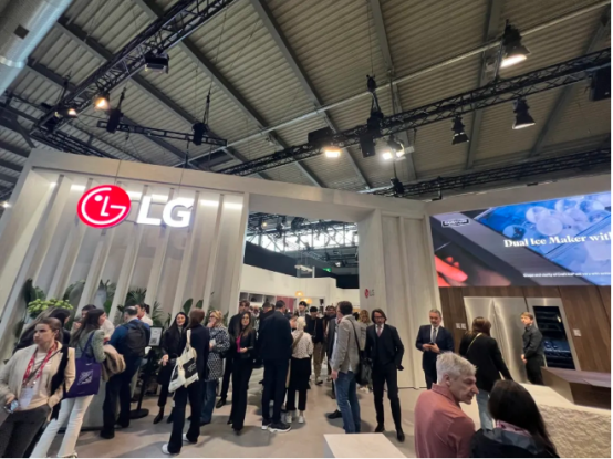 董事長商若云帶隊探知米蘭家具展，洞察國際家居設計新趨勢