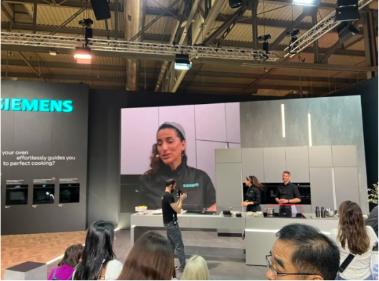 董事長商若云帶隊探知米蘭家具展，洞察國際家居設計新趨勢