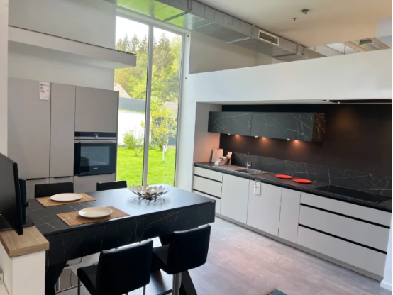 與國際先進理念接軌，全力打造一站式高端全屋定制