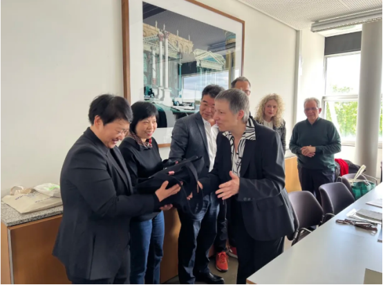 打造國際校企合作新優(yōu)勢，理念共創(chuàng)，技術(shù)互融