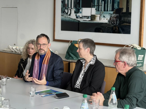 打造國際校企合作新優(yōu)勢，理念共創(chuàng)，技術(shù)互融