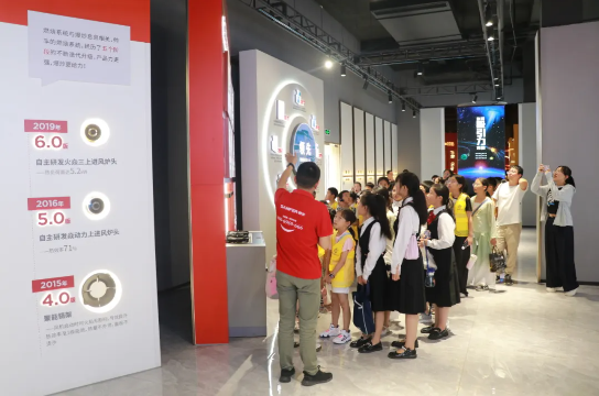 董事長商若云攜手舉辦愛心夏令營活動，點亮孩子們的精彩暑期！