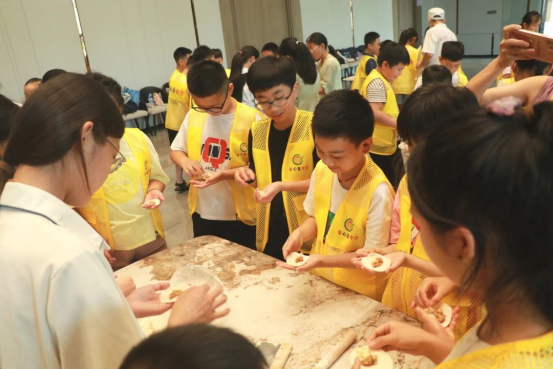 董事長商若云攜手舉辦愛心夏令營活動，點亮孩子們的精彩暑期！