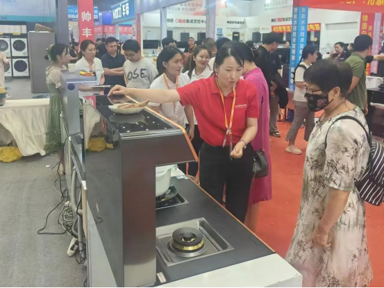 多維出擊 贏戰(zhàn)市場｜帥豐電器攜新品時空S7亮相家博會，火爆出圈！