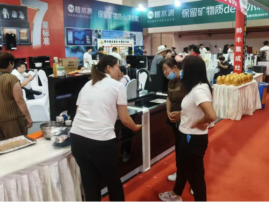 多維出擊 贏戰(zhàn)市場｜帥豐電器攜新品時空S7亮相家博會，火爆出圈！