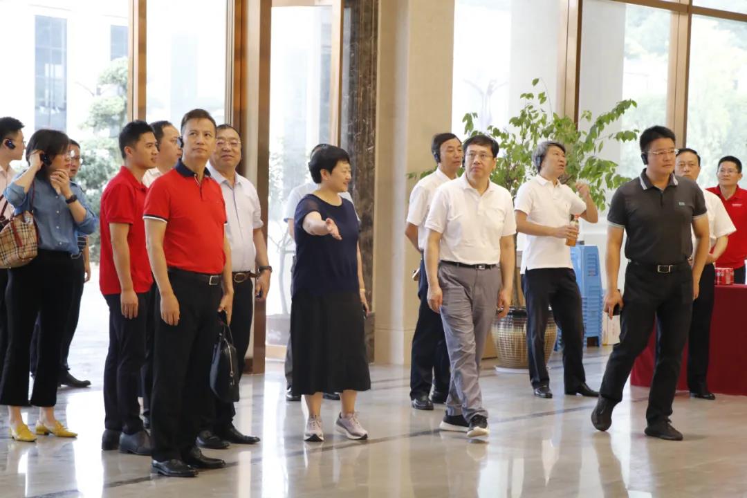 領(lǐng)勢而上，實(shí)力榮耀|“中國廚具之都”評審組專家走進(jìn)帥豐，考察指導(dǎo)相關(guān)工作
