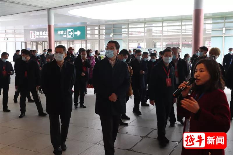 今天上午，杭臺(tái)高速鐵路正式通車