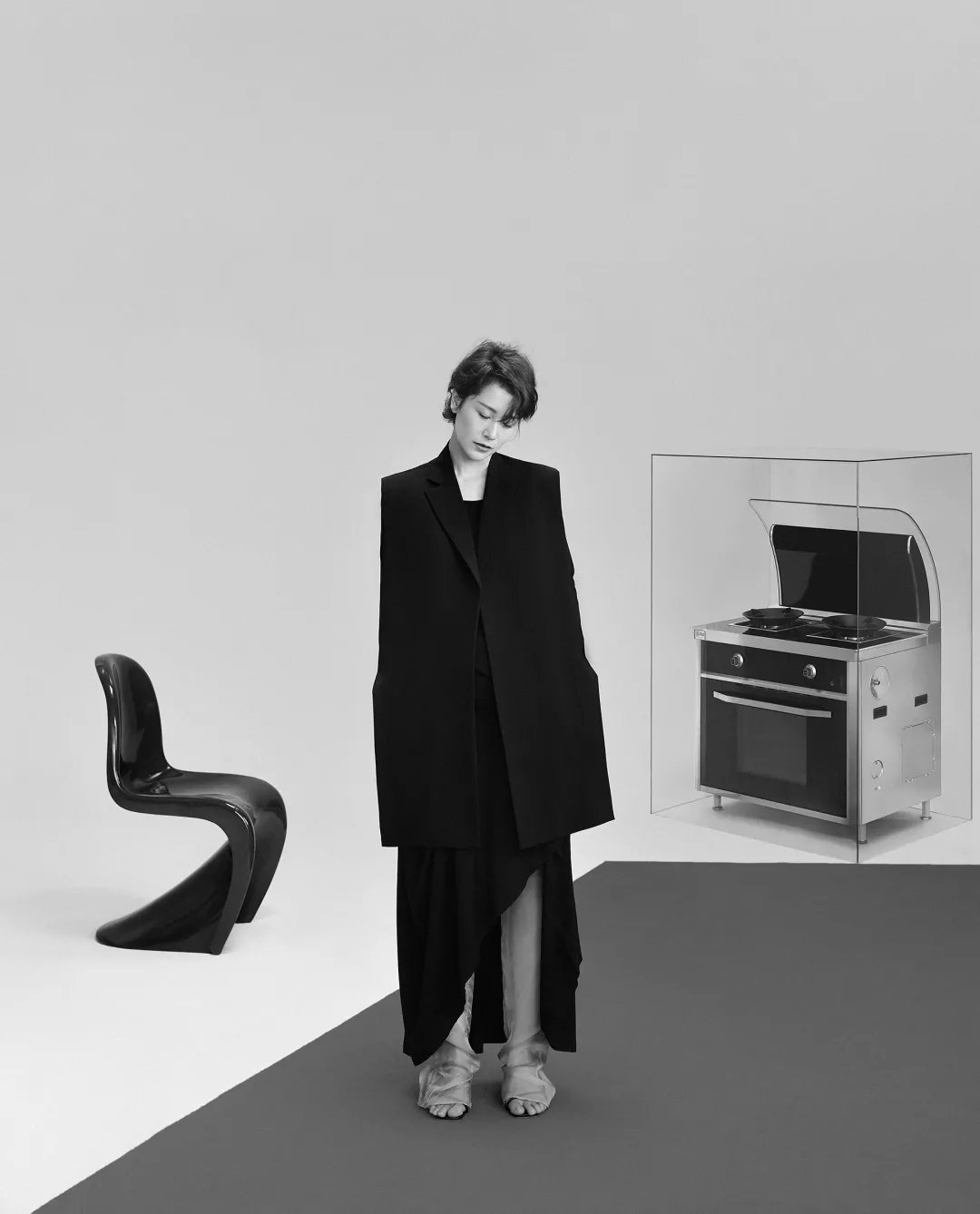 帥豐攜手海清登上《卷宗》家居創(chuàng)刊號(hào)，V9蒸烤一體演繹集成灶新風(fēng)尚