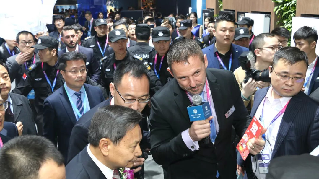 厲害了！AWE現(xiàn)場(chǎng)帥豐接受央視采訪，展望行業(yè)智能化飛躍！