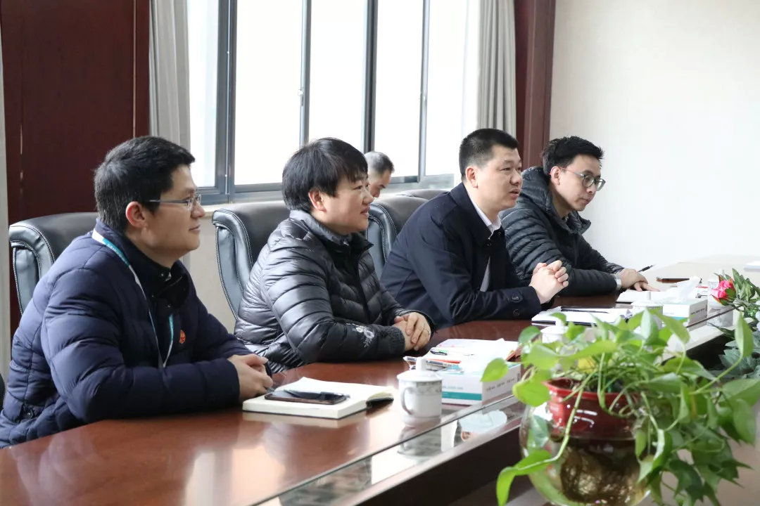 嵊州市長嚴(yán)鋼蒞臨指導(dǎo)，帥豐謹(jǐn)記叮囑，2019繼續(xù)領(lǐng)航嵊州廚電行業(yè)發(fā)展！