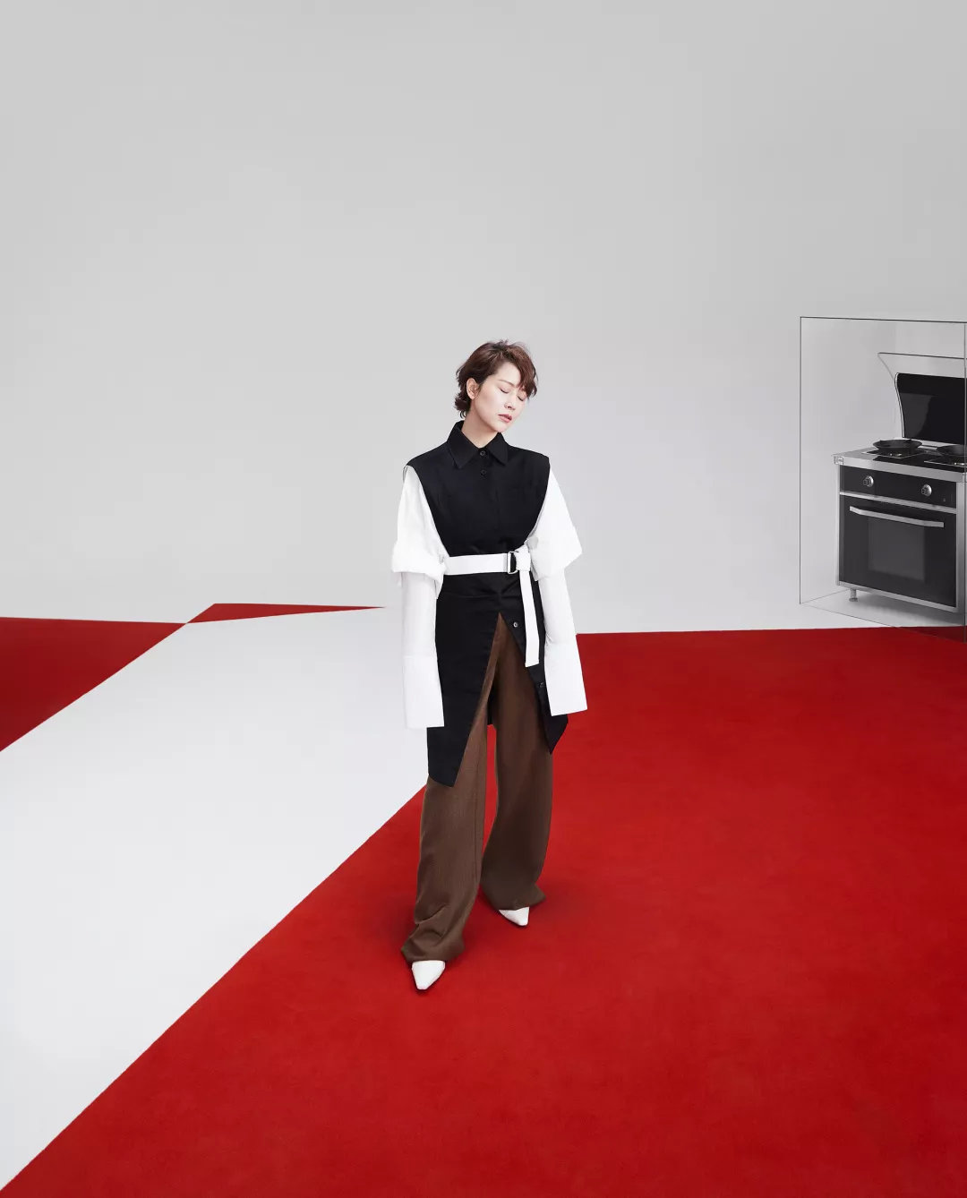 帥豐攜手海清登上《卷宗》家居創(chuàng)刊號(hào)，V9蒸烤一體演繹集成灶新風(fēng)尚