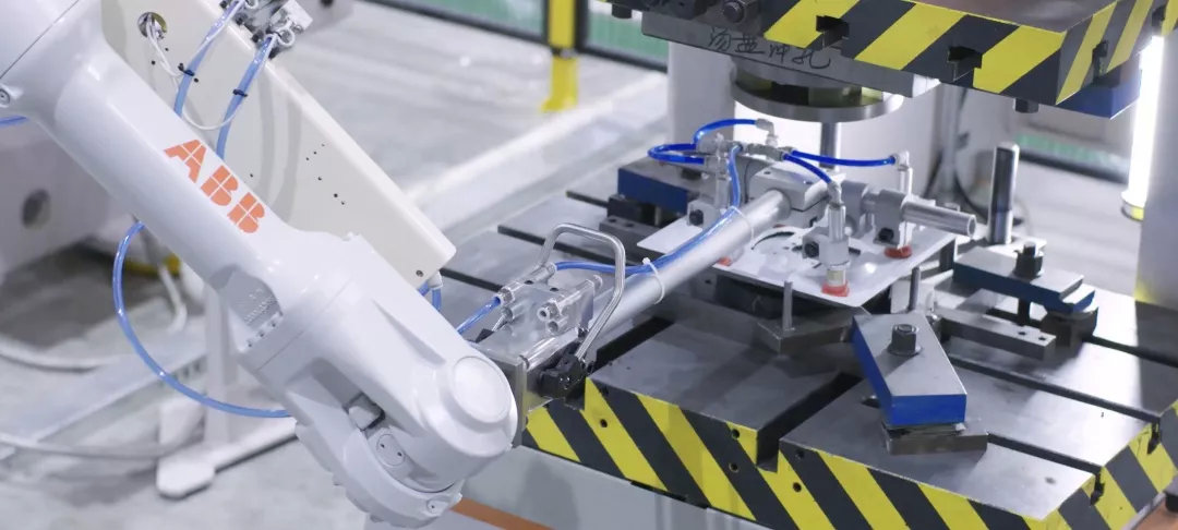 帥豐接受整體廚房考察，共寫行業(yè)未來新篇章!