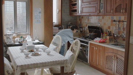 同舟共濟(jì)辭舊歲，展望未來(lái)譜新篇