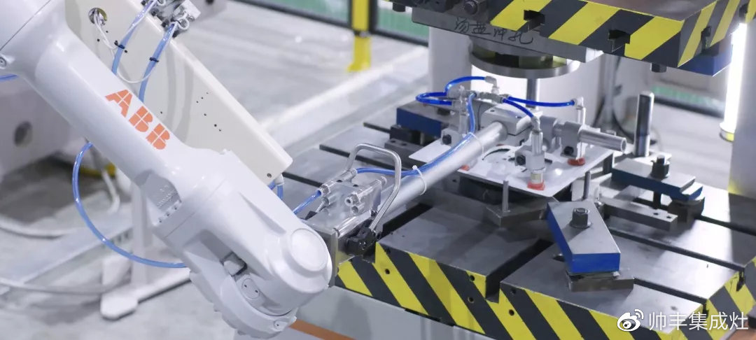 帥豐接受整體廚房考察，共寫行業(yè)未來新篇章!