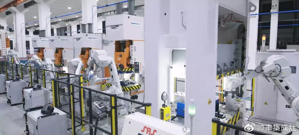 工業(yè)企業(yè)三十強(qiáng)、納稅二十強(qiáng)、金牛獎(jiǎng)，連獲三項(xiàng)大獎(jiǎng)，帥豐成2018大贏家