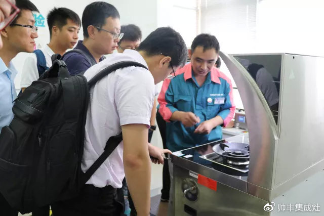 中國集成灶考察團蒞臨帥豐，專業(yè)品質贏盛贊