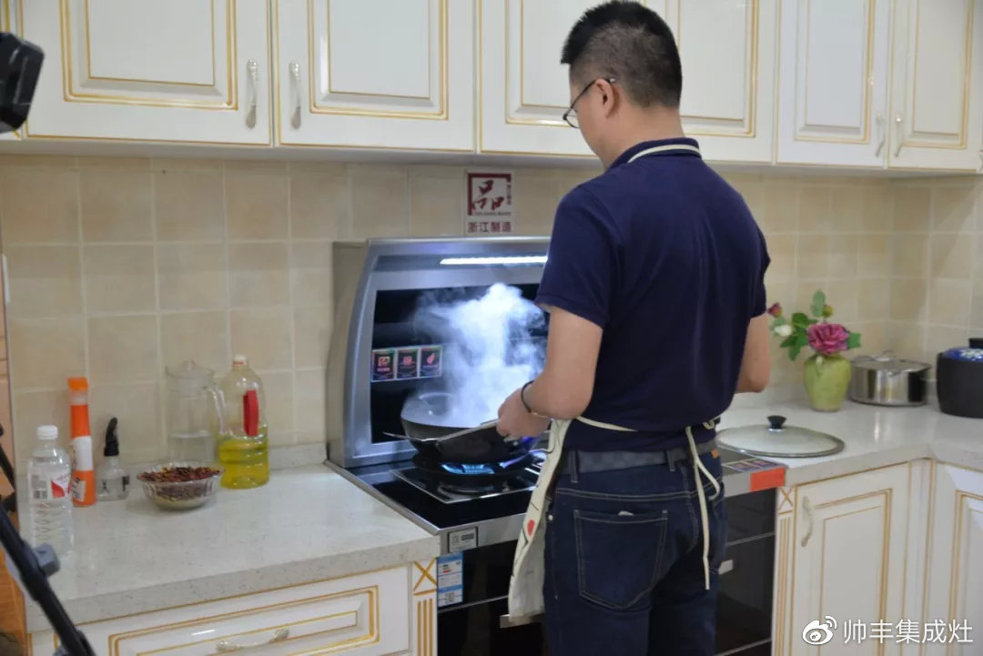 中央電視臺財經(jīng)頻道走進帥豐深度調(diào)研