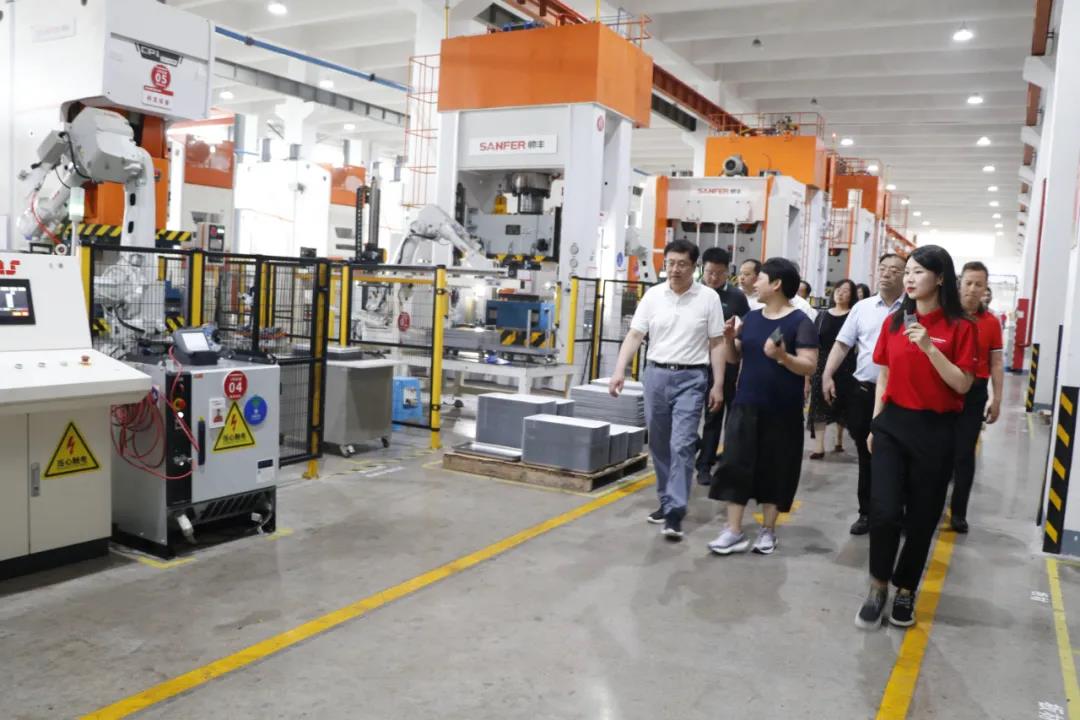 領(lǐng)勢而上，實(shí)力榮耀|“中國廚具之都”評審組專家走進(jìn)帥豐，考察指導(dǎo)相關(guān)工作