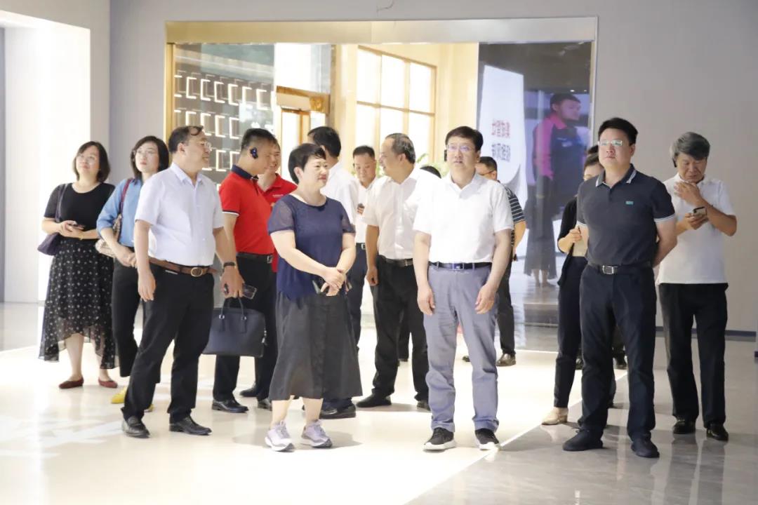領(lǐng)勢而上，實(shí)力榮耀|“中國廚具之都”評審組專家走進(jìn)帥豐，考察指導(dǎo)相關(guān)工作