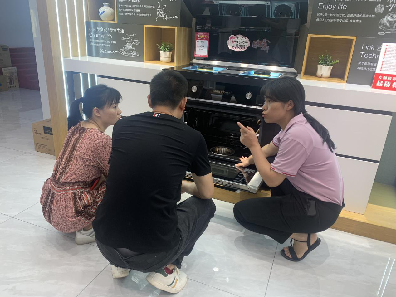 帥豐集成灶全國標(biāo)桿門店贛州店銷售秘笈大揭秘