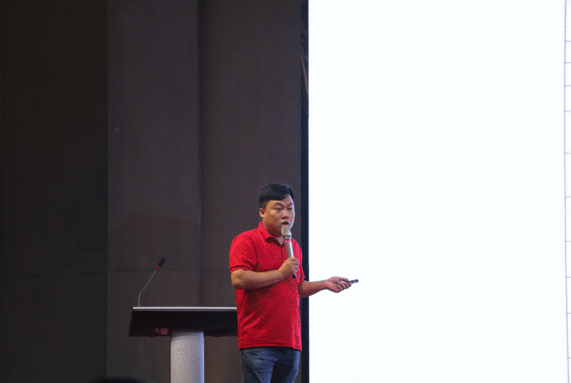 賦能現(xiàn)在，沖刺未來(lái)|帥豐電器2021營(yíng)銷中心年中復(fù)盤會(huì)暨總裁簽售活動(dòng)啟動(dòng)會(huì)圓滿舉行！