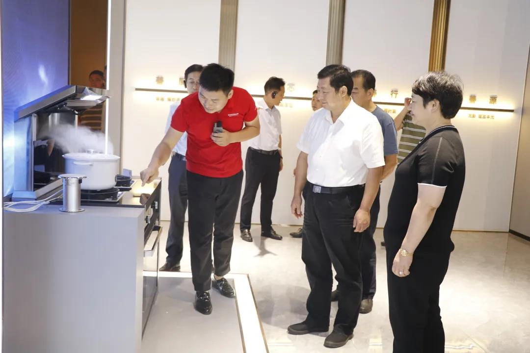 大國品牌|紹興市人大常委會主任譚志桂一行走訪帥豐電器，大力稱贊帥豐實力