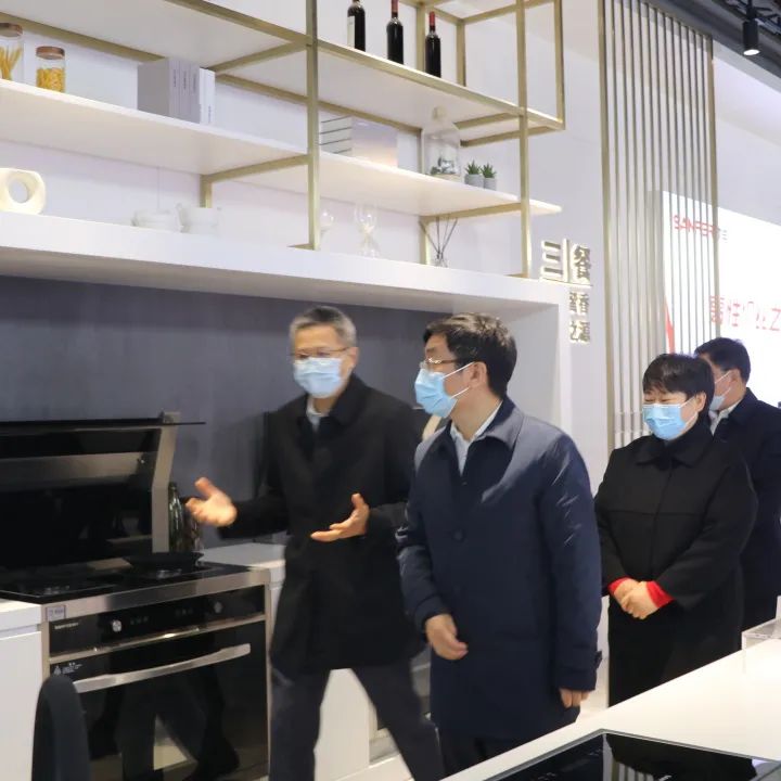 行業(yè)標(biāo)桿，彰顯豐采|紹興市委副書記、代市長施惠芳一行蒞臨帥豐調(diào)研指導(dǎo)！